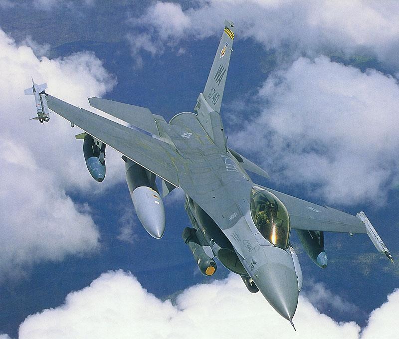 f 16 fighter falcon. F-16C Fighting Falcon: